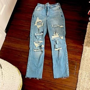 hollister ultra high rise vintage straight